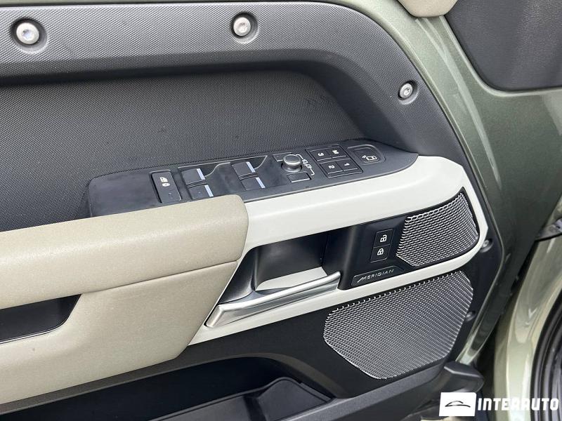 Land Rover Defender 15 automobil-interauto