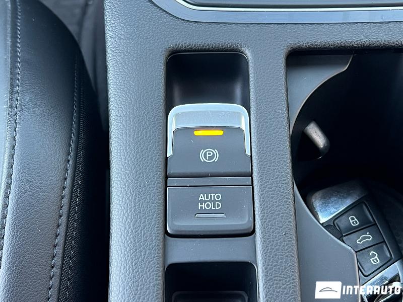 Volkswagen Passat GTE 30 automobil-interauto