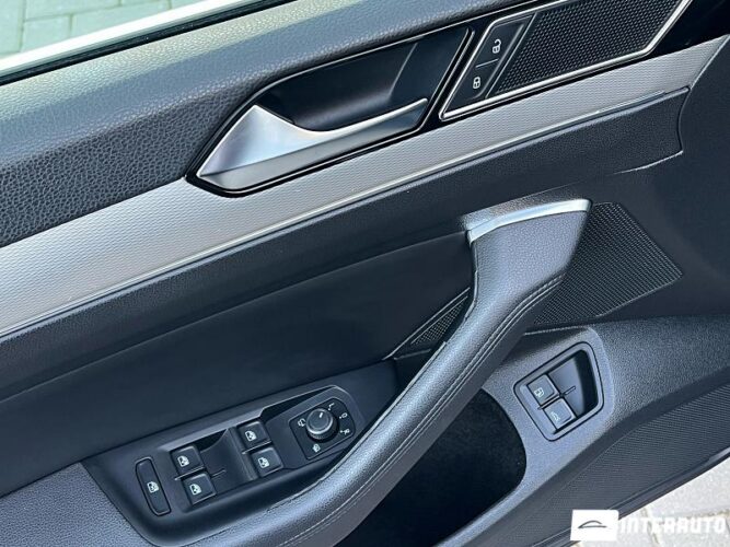 Volkswagen Passat GTE 43 interauto-car