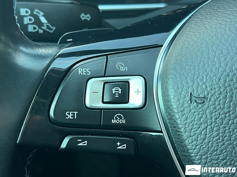 Volkswagen Passat GTE 22 automobil-interauto