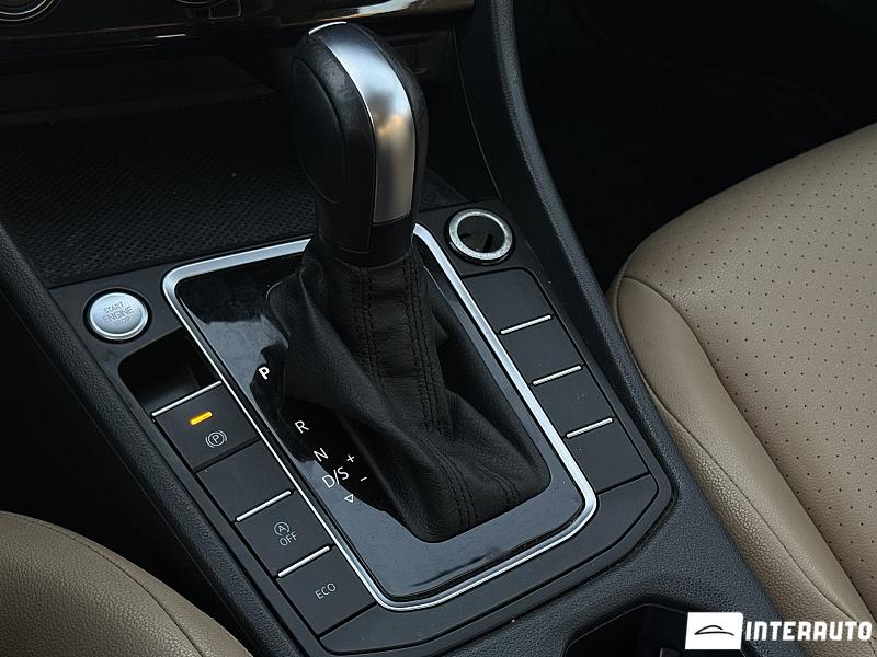 Volkswagen Jetta 22 automobil-interauto