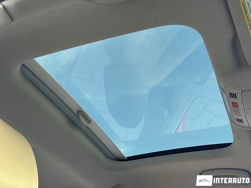 Volkswagen Jetta 25 automobil-interauto