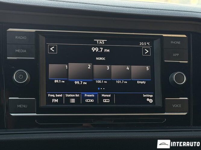 Volkswagen Jetta 41 interauto-car