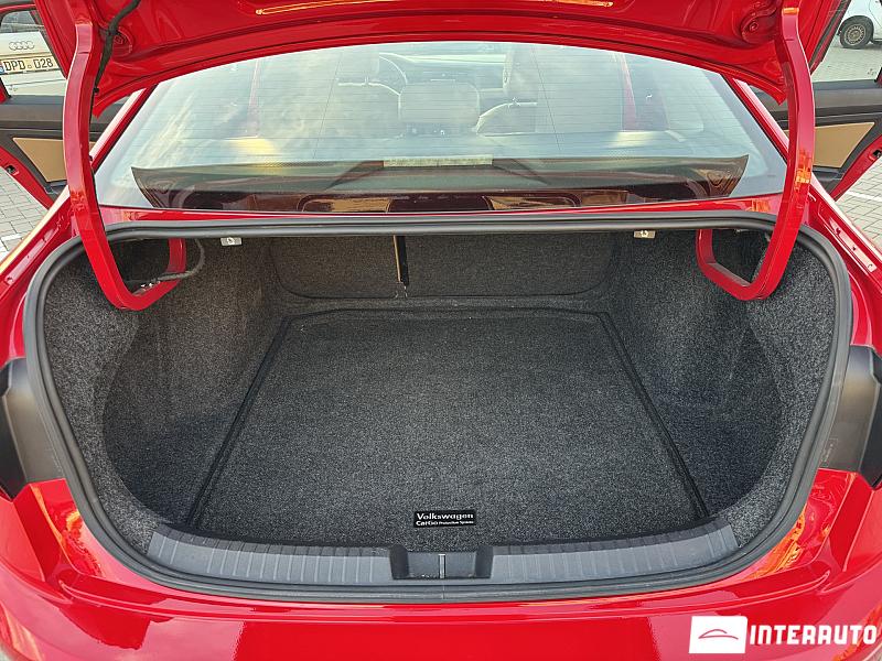 Volkswagen Jetta 32 automobil-interauto