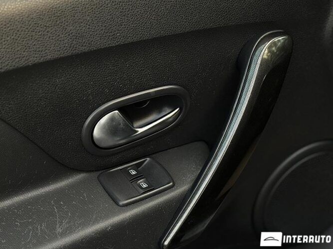 Dacia Sandero 35 interauto-car