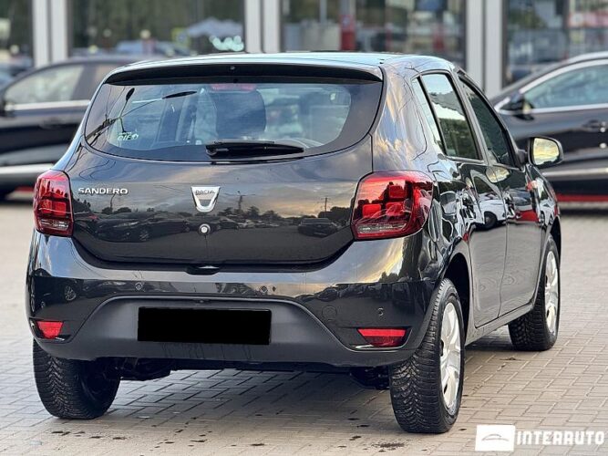 Dacia Sandero 33 interauto-car