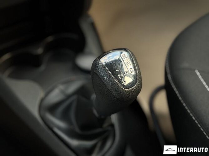 Dacia Sandero 43 interauto-car