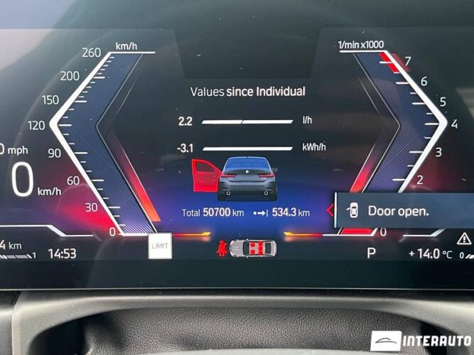 BMW 330E 37 interauto-car