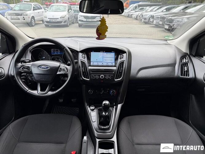 Ford Focus 35 interauto-car