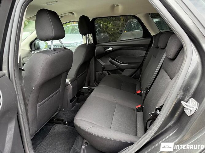 Ford Focus 43 interauto-car
