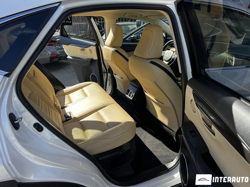 Lexus NX 300H 27 automobil-interauto