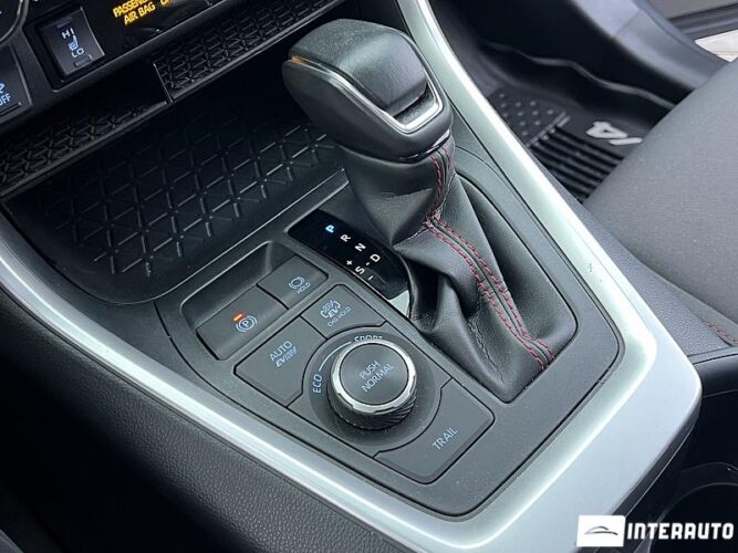 Toyota Rav-4 45 interauto-car