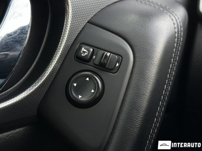 Nissan Qashqai 37 interauto-car