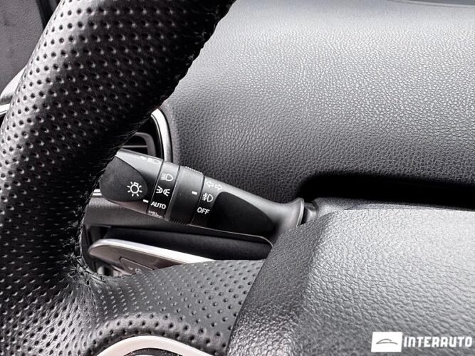 Toyota Prius 47 interauto-car