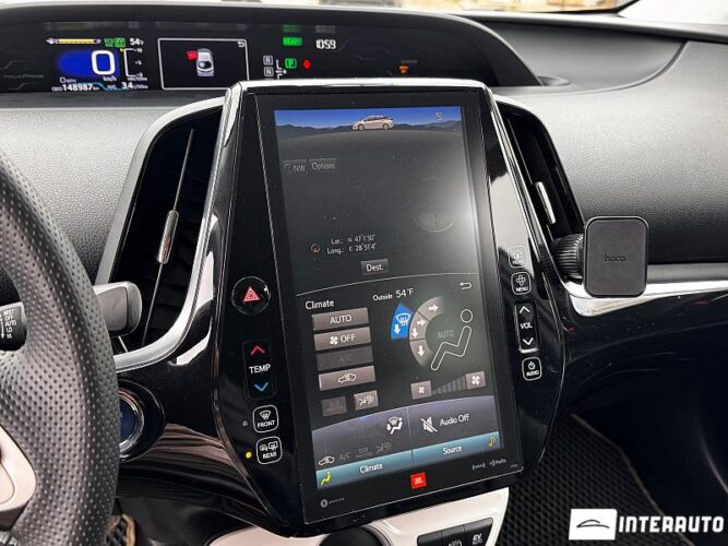 Toyota Prius 45 interauto-car
