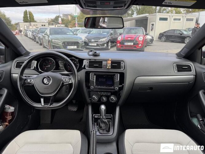 Volkswagen Jetta 35 interauto-car