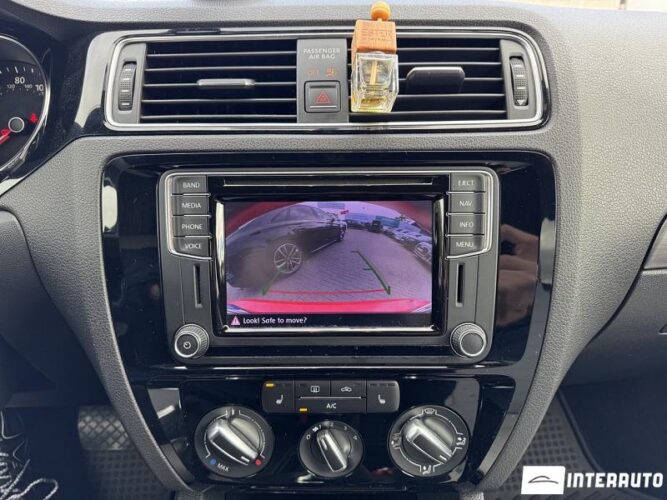 Volkswagen Jetta 38 interauto-car