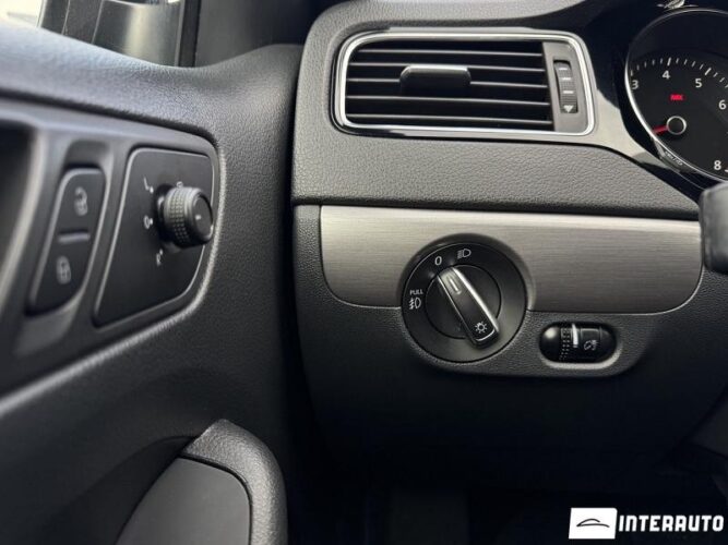 Volkswagen Jetta 40 interauto-car