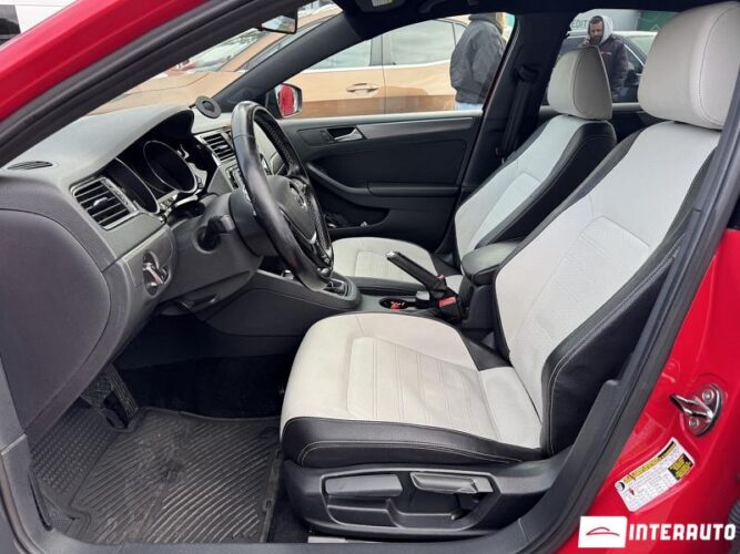 Volkswagen Jetta 31 interauto-car