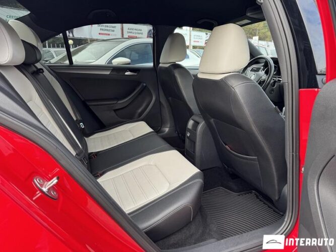 Volkswagen Jetta 34 interauto-car