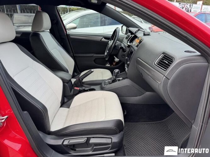 Volkswagen Jetta 32 interauto-car