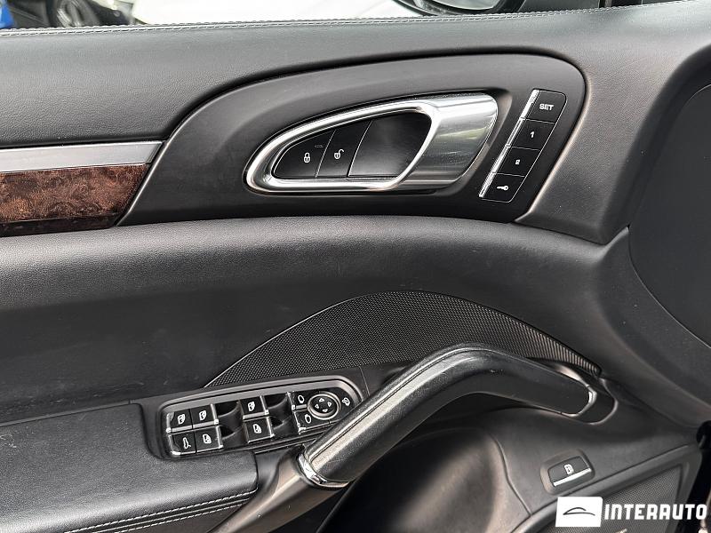 Porsche Cayenne S Hybrid 25 automobil-interauto