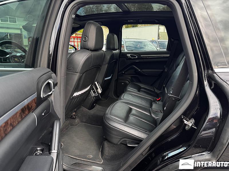 Porsche Cayenne S Hybrid 29 automobil-interauto