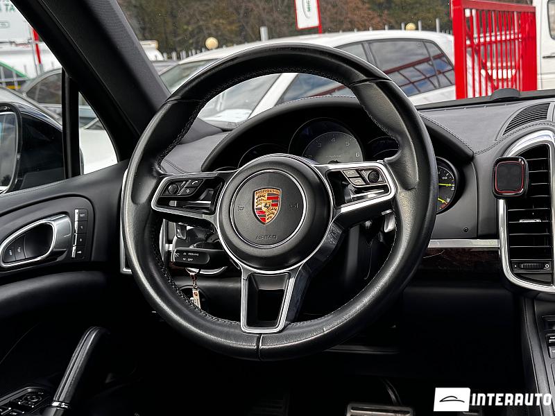 Porsche Cayenne S Hybrid 18 automobil-interauto