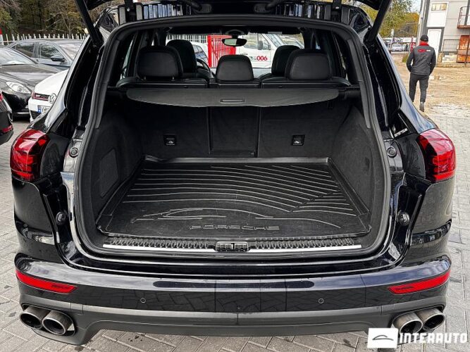 Porsche Cayenne S Hybrid 53 interauto-car