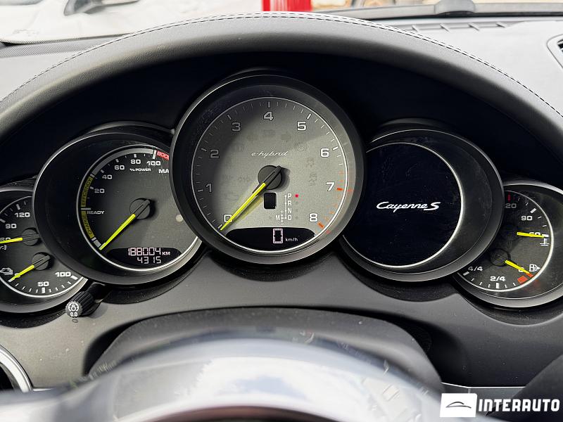 Porsche Cayenne S Hybrid 19 automobil-interauto