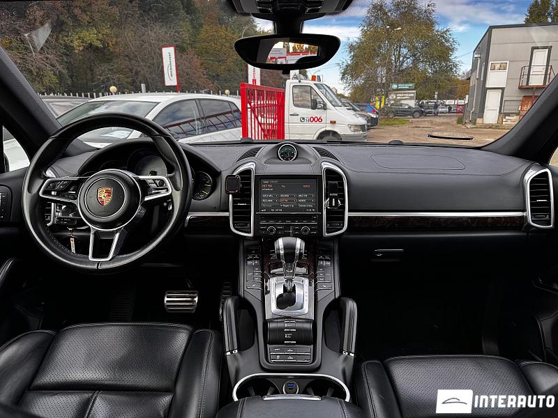 Porsche Cayenne S Hybrid 17 automobil-interauto