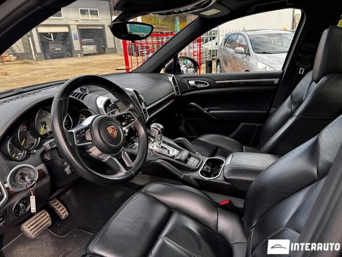 Porsche Cayenne S Hybrid 37 interauto-car