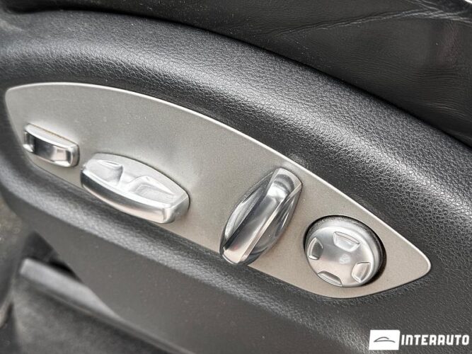 Porsche Cayenne S Hybrid 48 interauto-car
