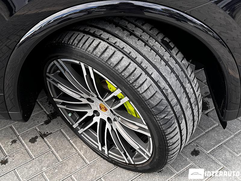 Porsche Cayenne S Hybrid 32 automobil-interauto