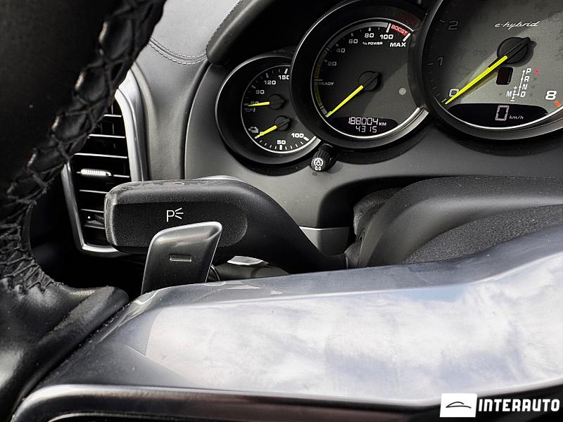 Porsche Cayenne S Hybrid 27 automobil-interauto