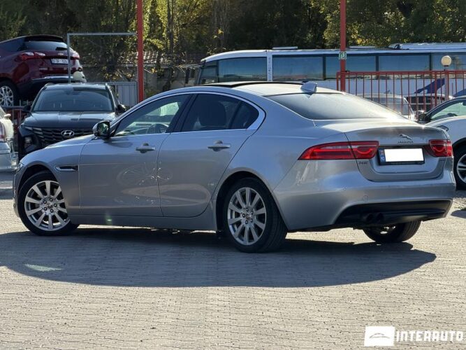 Jaguar XE 32 interauto-car