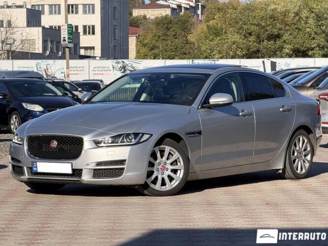 Jaguar XE 30 interauto-car