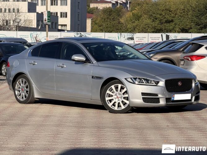 Jaguar XE 33 interauto-car