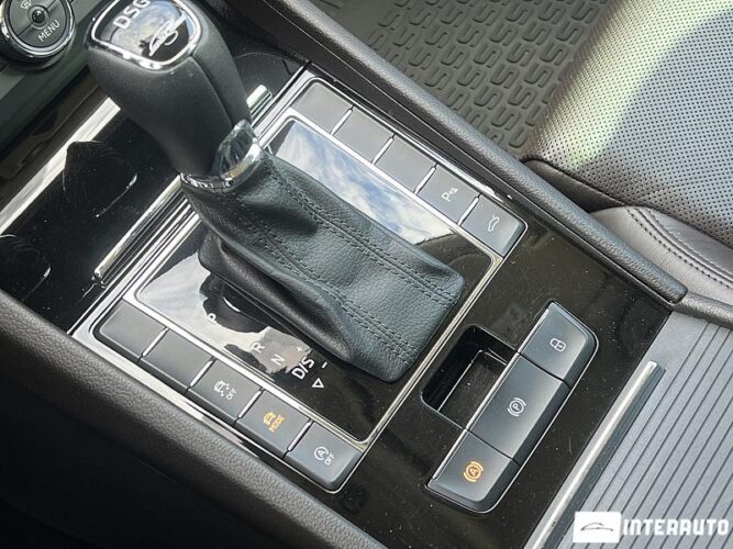 Skoda Superb 42 interauto-car