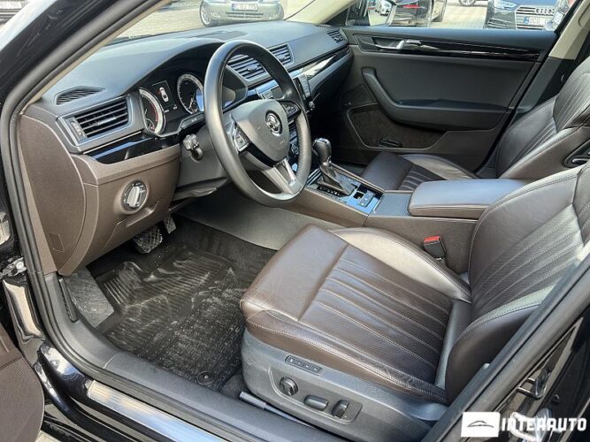 Skoda Superb 36 interauto-car