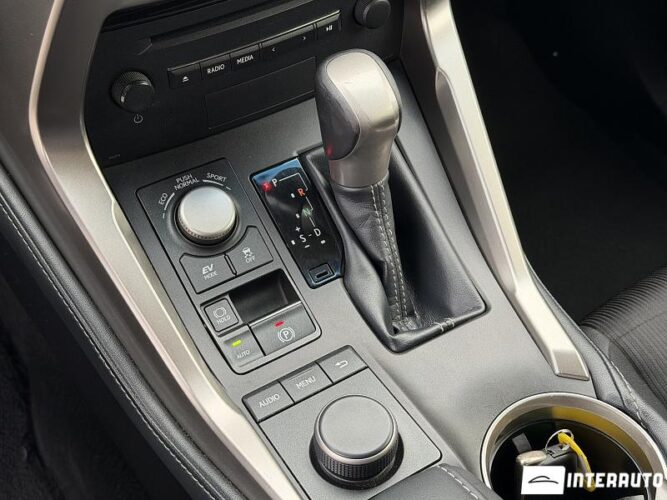 Lexus NX 300H 39 interauto-car