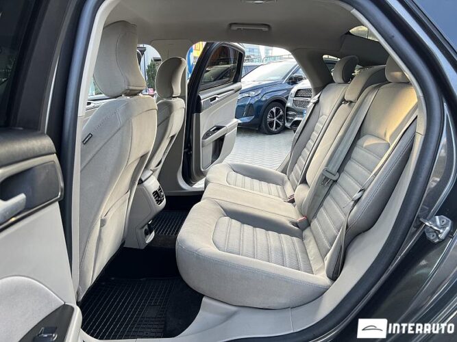 Ford Fusion 42 interauto-car
