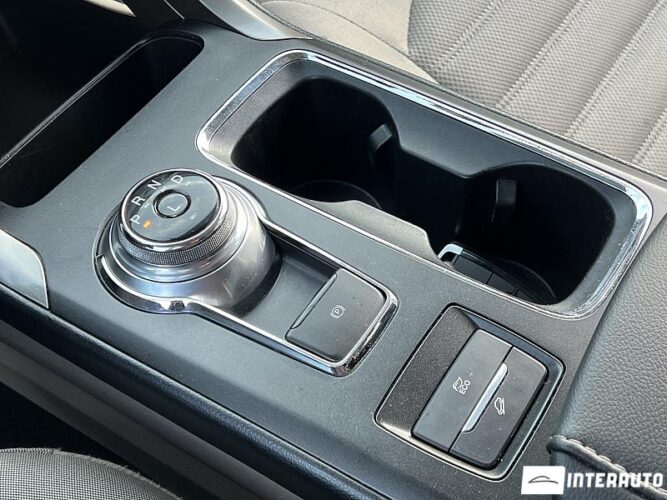 Ford Fusion 41 interauto-car