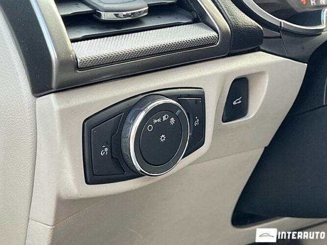 Ford Fusion 47 interauto-car