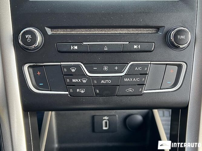 Ford Fusion 40 interauto-car