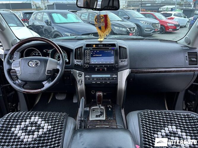 Toyota Land Cruiser 39 interauto-car