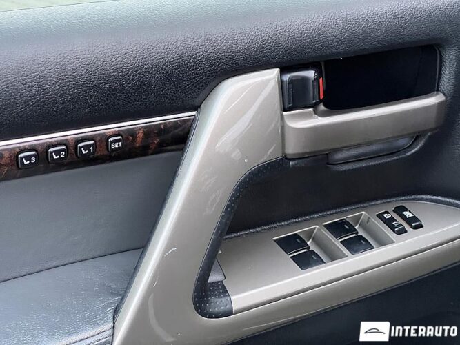 Toyota Land Cruiser 52 interauto-car