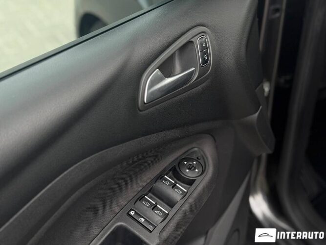 Ford Grand C-MAX 47 interauto-car