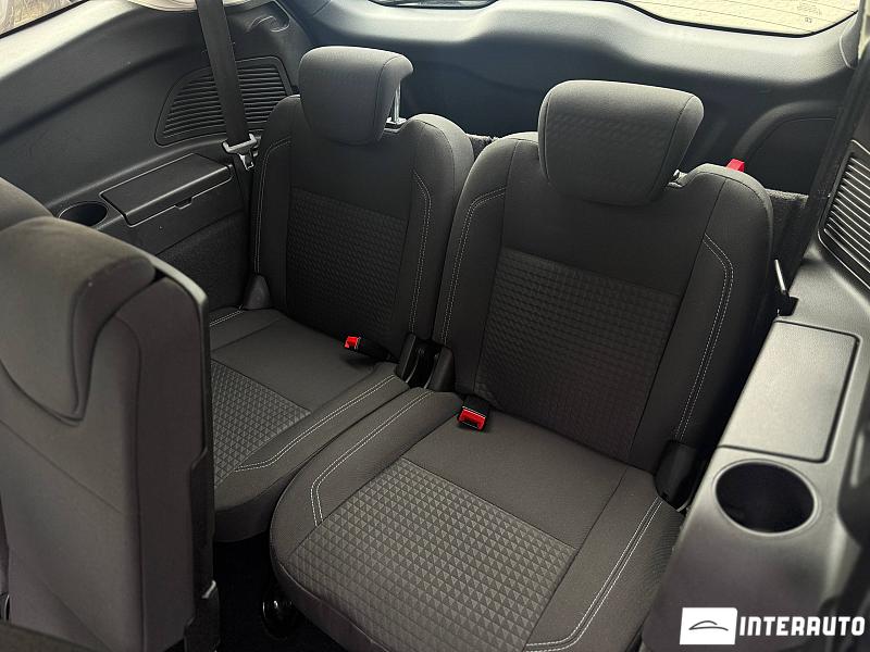 Ford Grand C-MAX 26 automobil-interauto