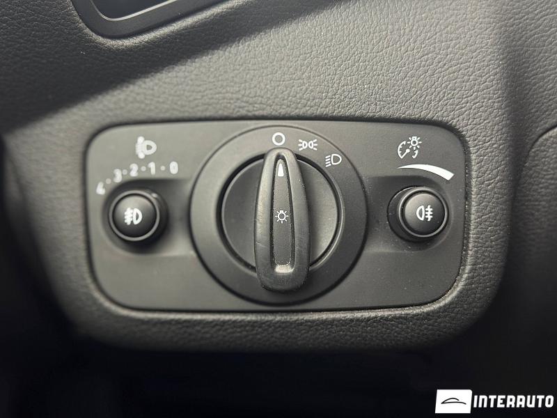 Ford Grand C-MAX 27 automobil-interauto